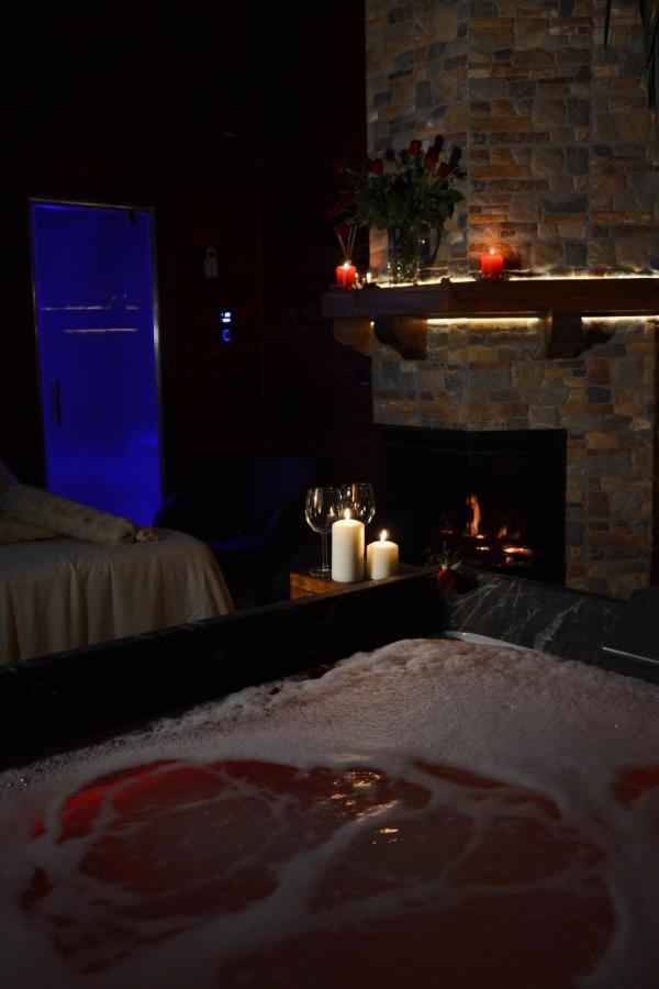Mini spa in chalet bosco Cisternino Esterno foto