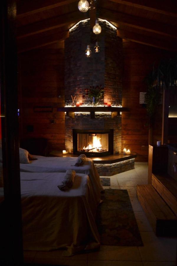 Mini spa in chalet bosco Cisternino Esterno foto