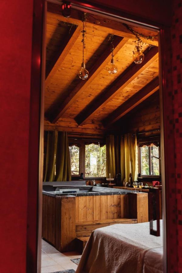 Mini spa in chalet bosco Cisternino Esterno foto
